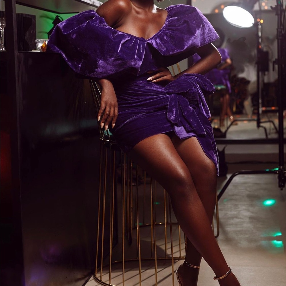 Dramatic structured mini dress! - Picture 2 of 5
